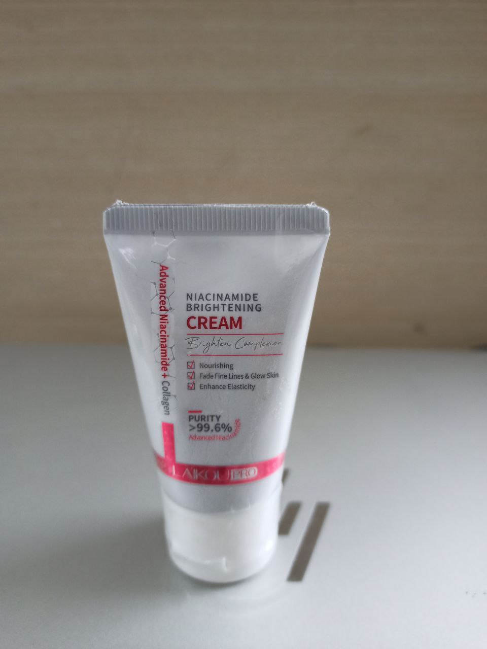 Picture of Laikou pro niacinamide cleanser 50g/Serum 17ml/sunscreen 50g/ cream 30g(tube)  combo