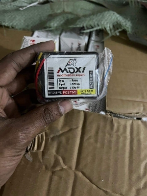 Picture of MOXI Waterproof Universal 16 Mode Motorbike Hazard Flasher 16 Different Pattern Flasher Relay for LED & Bulb Indicators 4 Cables (Made In India)