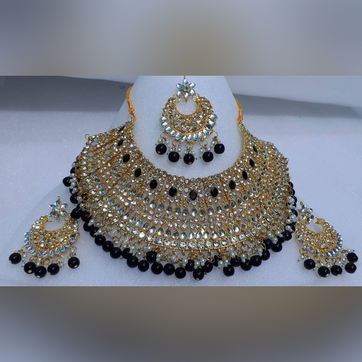 Picture of Beautiful Choker Necklace ,Traditional Fashion Wedding/Party Bridal Choker Necklace Earrings & Tikli. Jewellery Set For Women.
