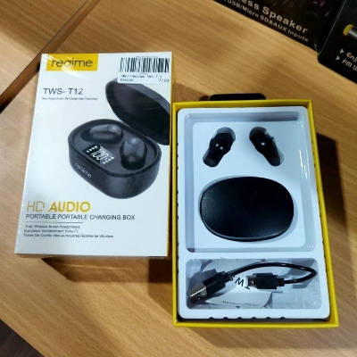 Picture of Realme TWS T12 Wireless Headphones LED Display With HD Stereo Audio Earbuds