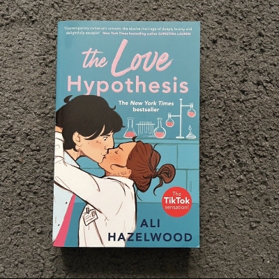 Picture of The Love Hypothesis by Ali Hazelwood