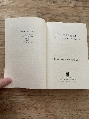 Picture of Outliers: The Story of Success by Malcolm Gladwell