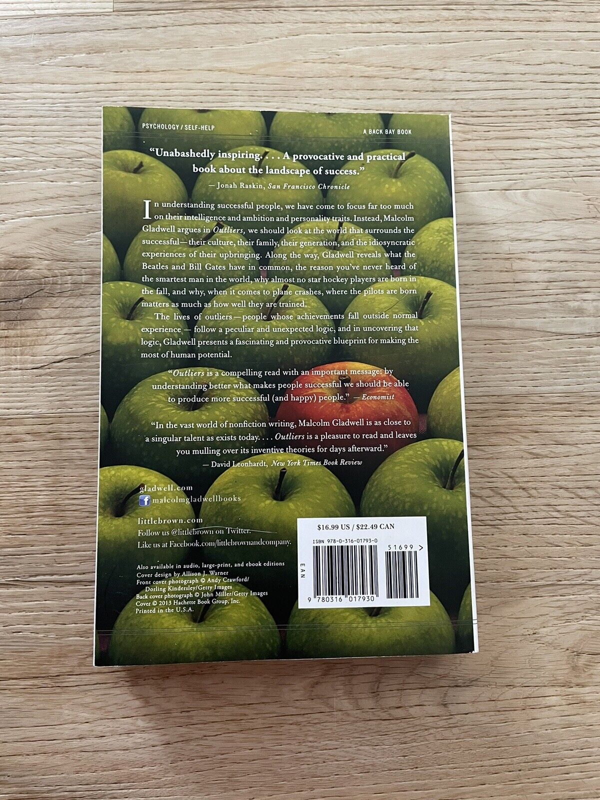 Picture of Outliers: The Story of Success by Malcolm Gladwell