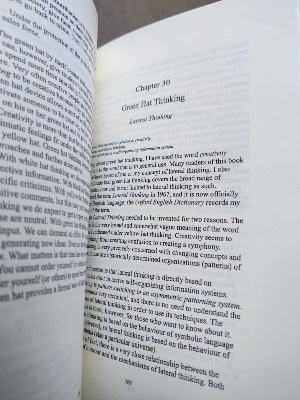 Picture of Six Thinking Hats Book by Edward de Bono