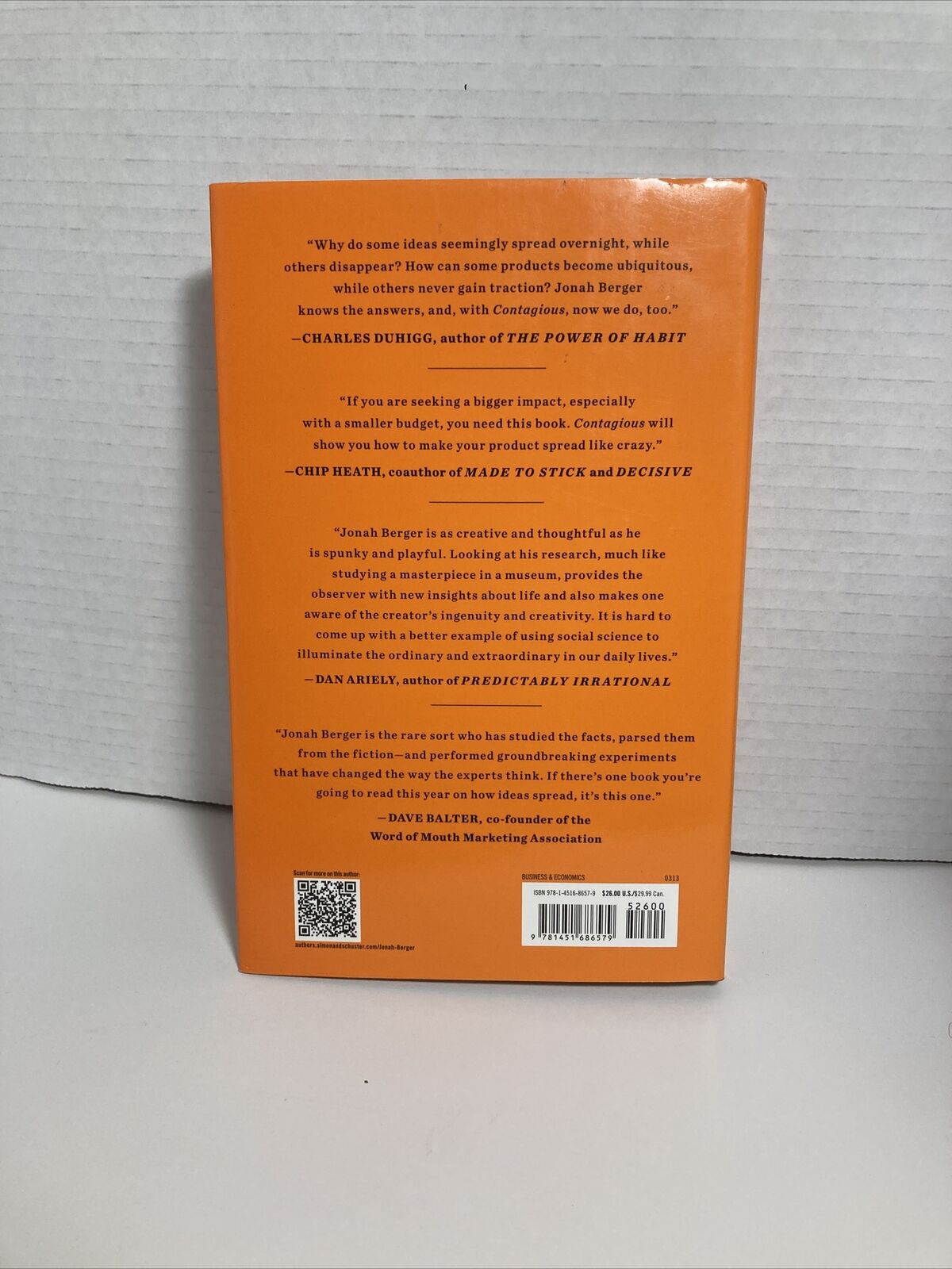 Picture of Contagious: Why Things Catch On by Jonah Berger -paperback