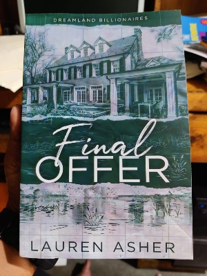 Picture of Final Offer (Dreamland Billionaires, #3) by Lauren Asher