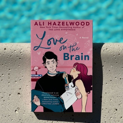 Picture of Love on the Brain by Ali Hazelwood
(Paperback)
