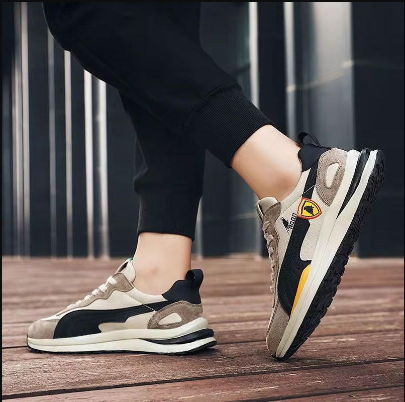 Picture of Sneakers for men China | Black sneakers shoes for men new collection 2024 | shoes for men new collection 2024 - Walking converse shoes for men and women