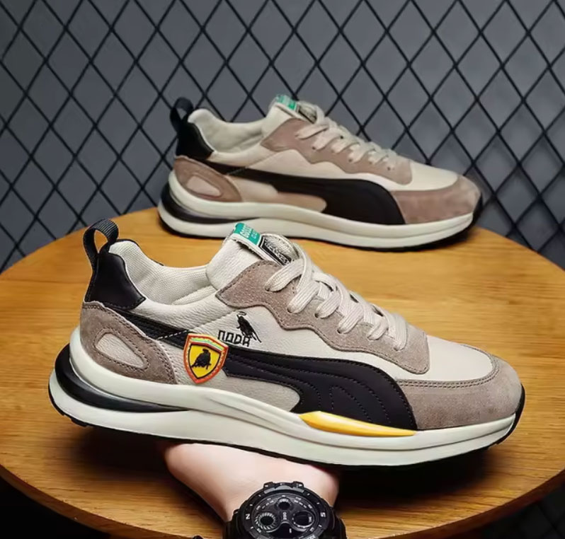 Picture of Sneakers for men China | Black sneakers shoes for men new collection 2024 | shoes for men new collection 2024 - Walking converse shoes for men and women