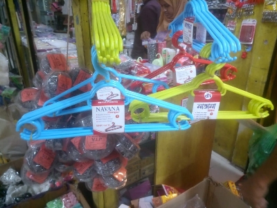 Picture of Colorful Hangers for Clothes ( 12 Pieces or 1 dozen)