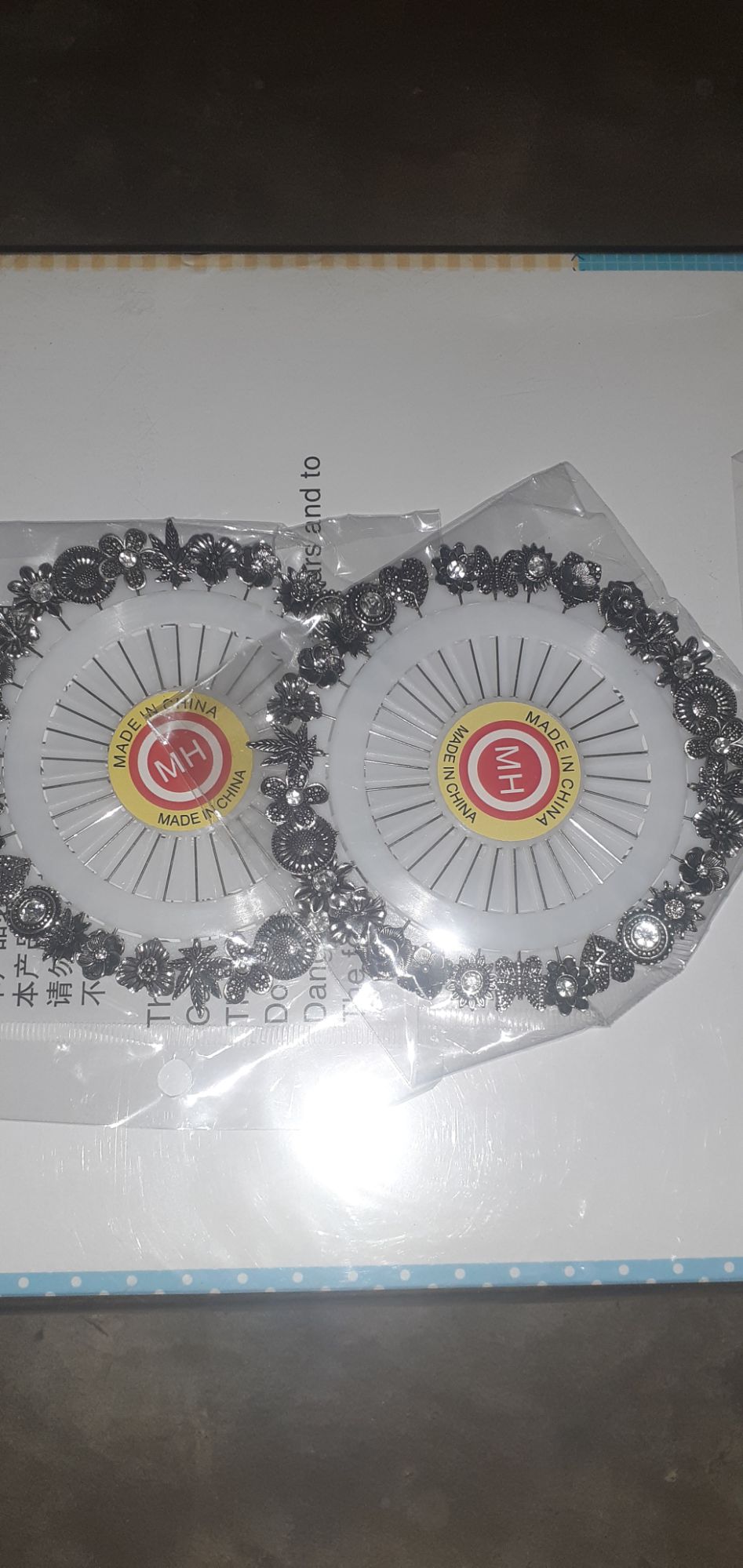 Picture of 5 pieces antic metal hijab pins or broonches