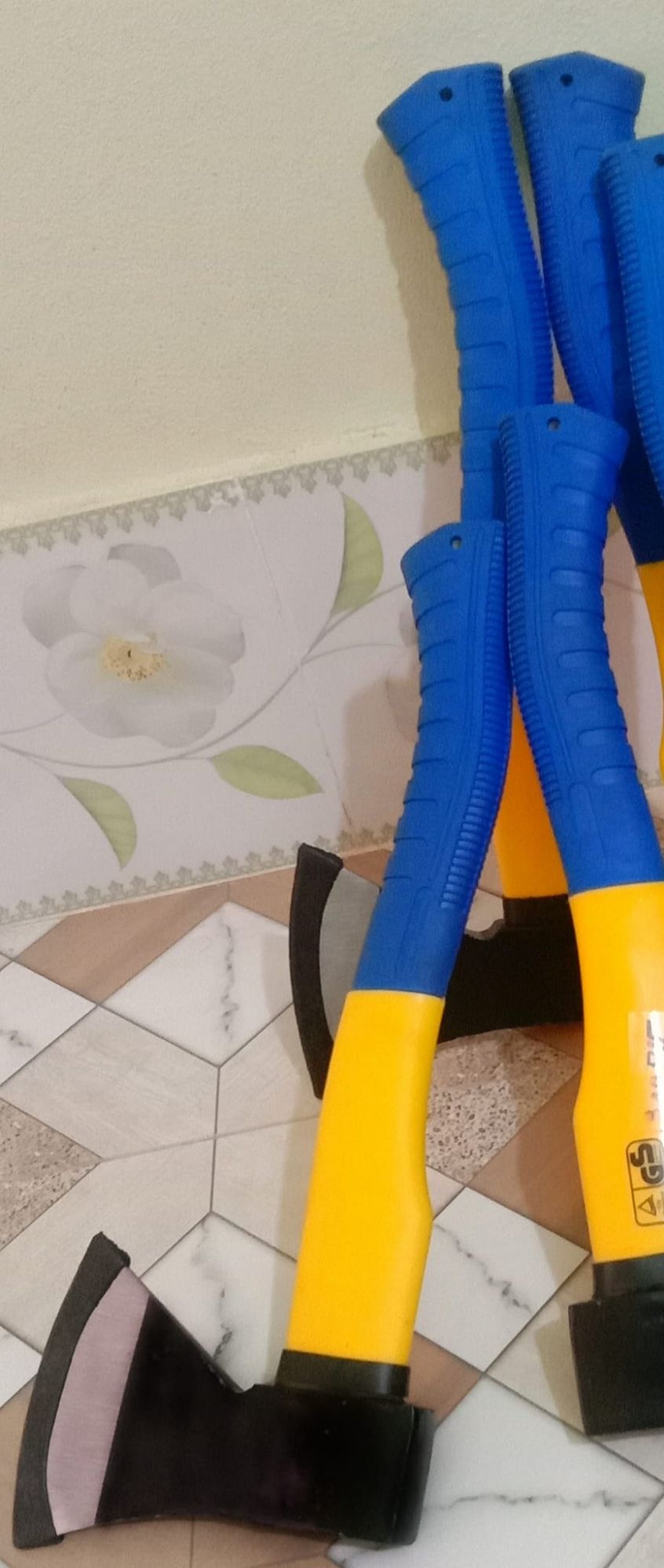 Picture of Kichen Axe or Kural ( blue and yellow combination)