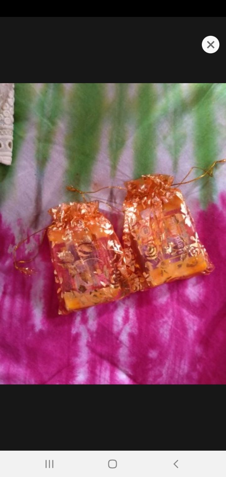 Picture of 1 Piece Real Saffron Goat milk Beauty Soap with Pouch Bag