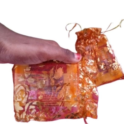 Picture of 1 Piece Real Saffron Goat milk Beauty Soap with Pouch Bag