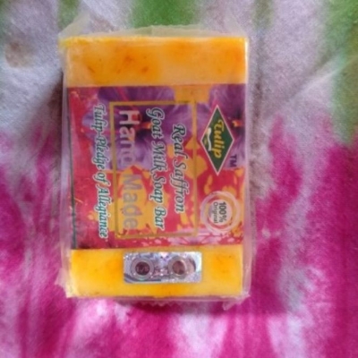 Picture of 1 Piece Real Saffron Goat milk Beauty Soap with Pouch Bag