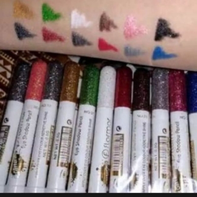 Picture of 1 Piece Glitter Eyeshadow (any 1 color randomly)