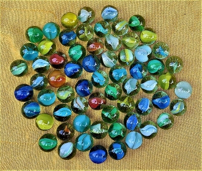 Picture of 100 pieces Marbles for decorating or for play