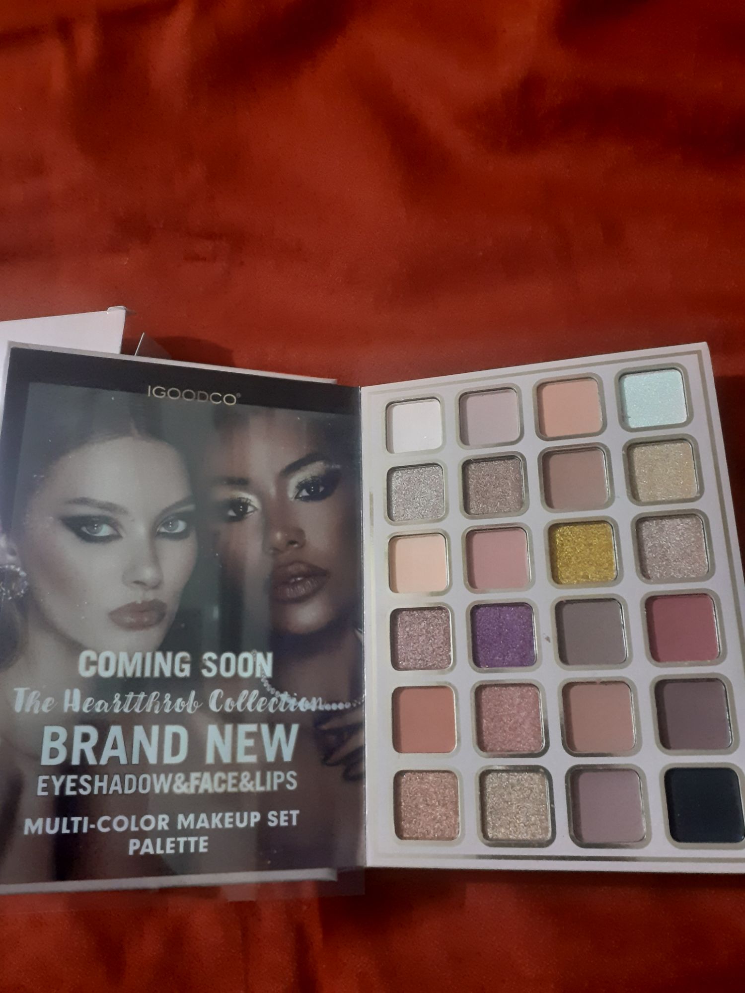 Picture of 𝐈𝐆𝐎𝐎𝐃𝐂𝐎 𝐅𝐚𝐬𝐡𝐢𝐨𝐧 𝟓 𝐈𝐧 𝟏 𝐌𝐚𝐤𝐞𝐮𝐩 Eyeshadow 𝐁𝐨𝐨𝐤 𝐏𝐚𝐥𝐞𝐭𝐭𝐞