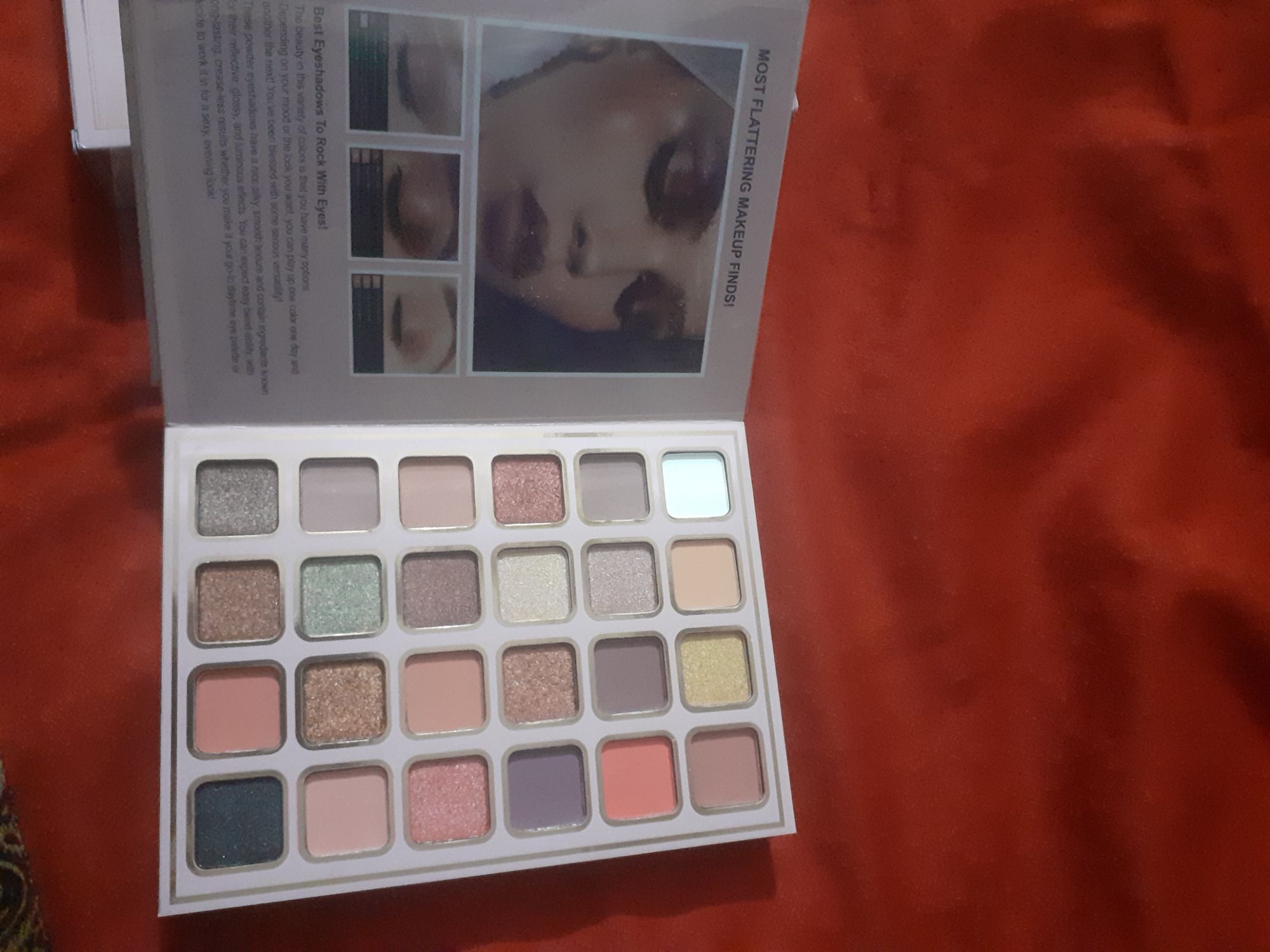 Picture of 𝐈𝐆𝐎𝐎𝐃𝐂𝐎 𝐅𝐚𝐬𝐡𝐢𝐨𝐧 𝟓 𝐈𝐧 𝟏 𝐌𝐚𝐤𝐞𝐮𝐩 Eyeshadow 𝐁𝐨𝐨𝐤 𝐏𝐚𝐥𝐞𝐭𝐭𝐞