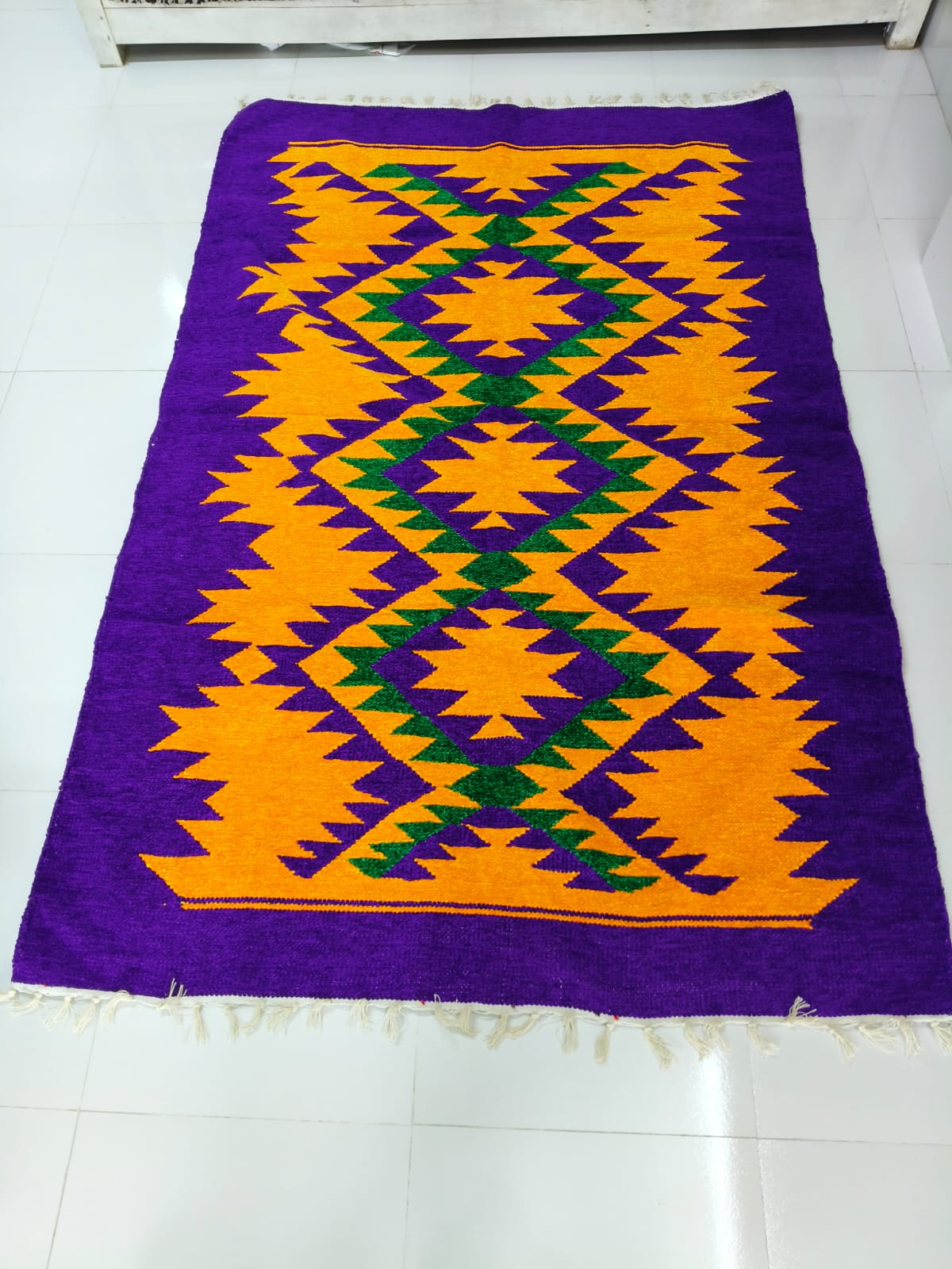 হ্যান্ডমেড শতরঞ্জি!