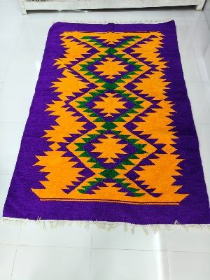 হ্যান্ডমেড শতরঞ্জি!