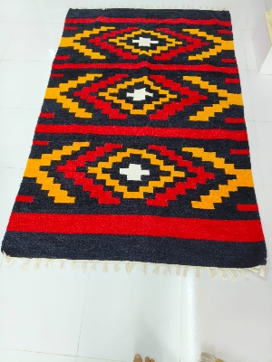 হ্যান্ডমেড শতরঞ্জি!