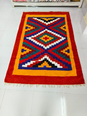 হ্যান্ডমেড শতরঞ্জি!