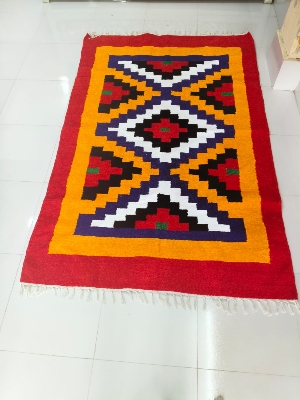 হ্যান্ডমেড শতরঞ্জি!