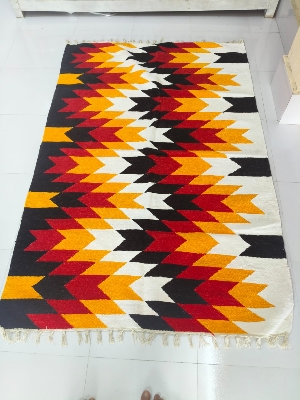 হ্যান্ডমেড শতরঞ্জি!