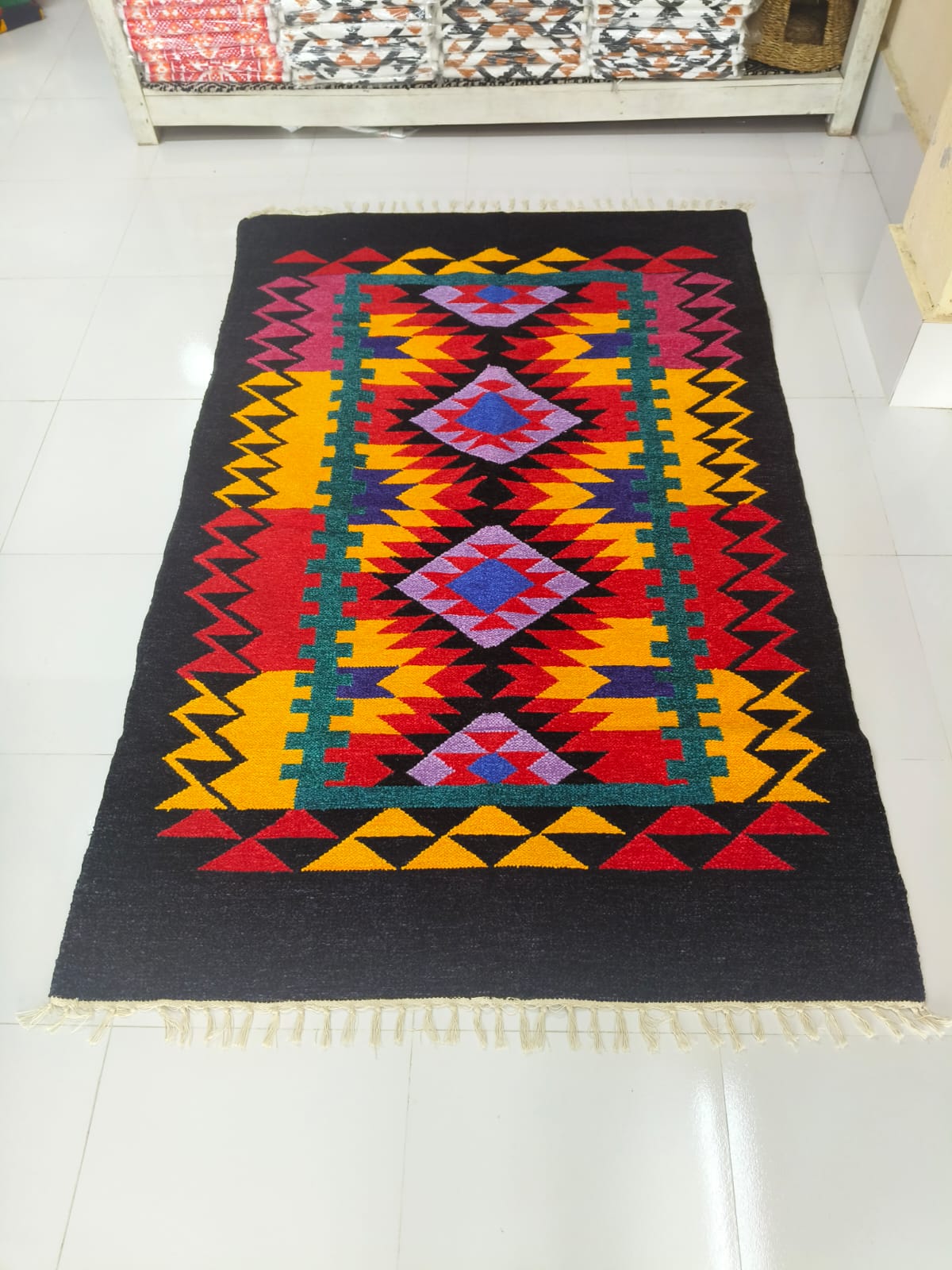 হ্যান্ডমেড শতরঞ্জি!