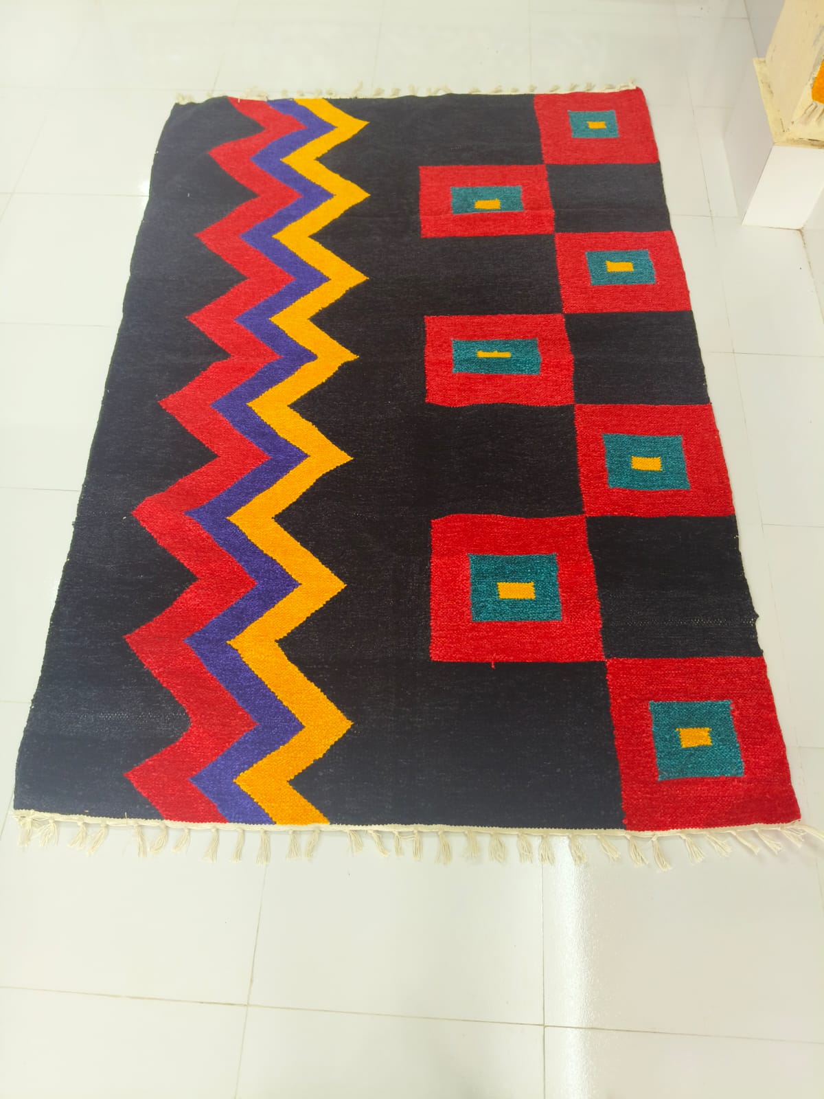 হ্যান্ডমেড শতরঞ্জি!