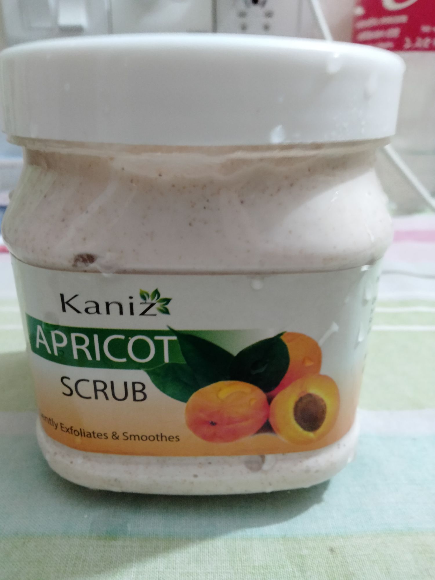 Picture of Kaniz Apricot Facial Scrub 500gm