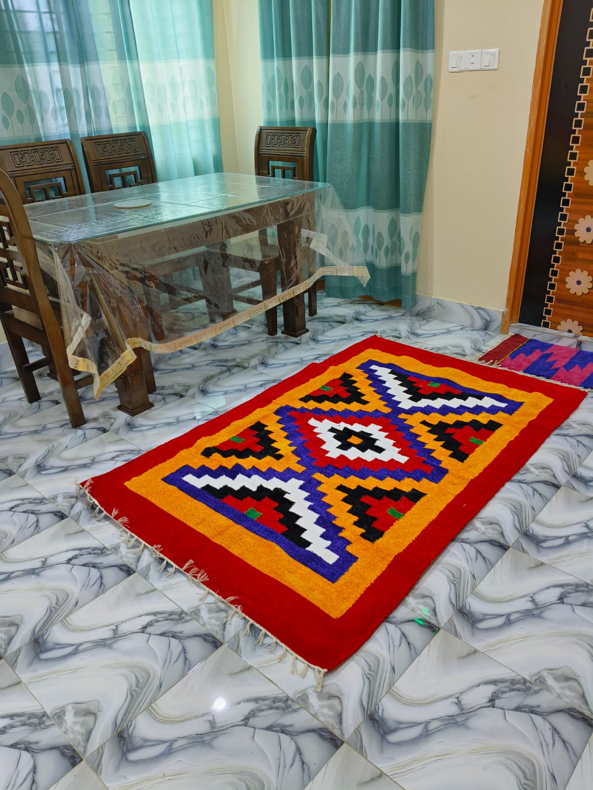 হ্যান্ডমেড শতরঞ্জি!