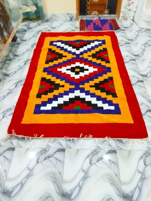 হ্যান্ডমেড শতরঞ্জি!