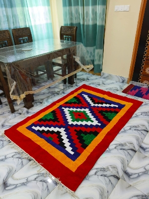 হ্যান্ডমেড শতরঞ্জি!