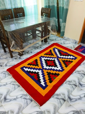 হ্যান্ডমেড শতরঞ্জি!