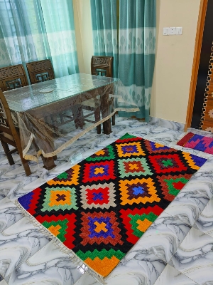 হ্যান্ডমেড শতরঞ্জি!