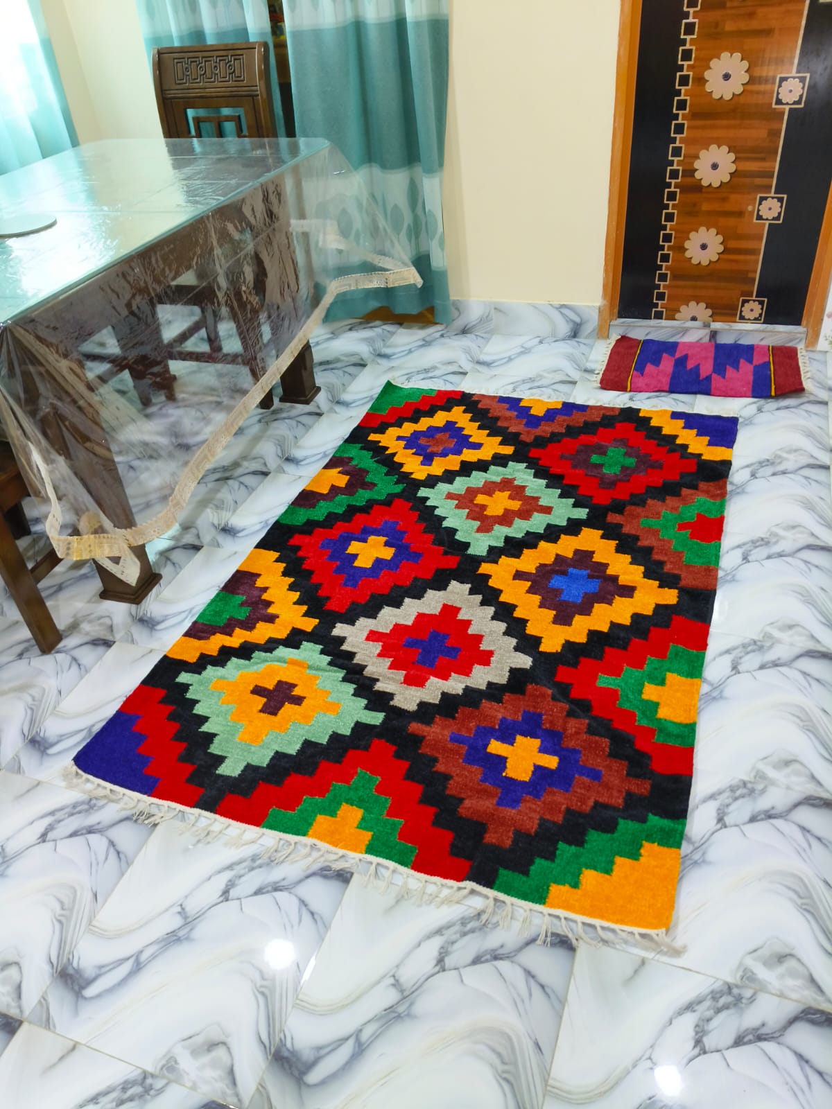 হ্যান্ডমেড শতরঞ্জি!