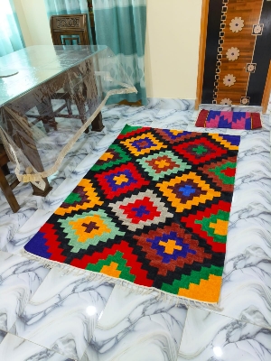 হ্যান্ডমেড শতরঞ্জি!