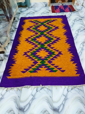 হ্যান্ডমেড শতরঞ্জি!