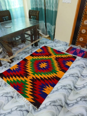 হ্যান্ডমেড শতরঞ্জি!