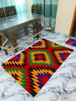 হ্যান্ডমেড শতরঞ্জি!