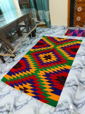 হ্যান্ডমেড শতরঞ্জি!