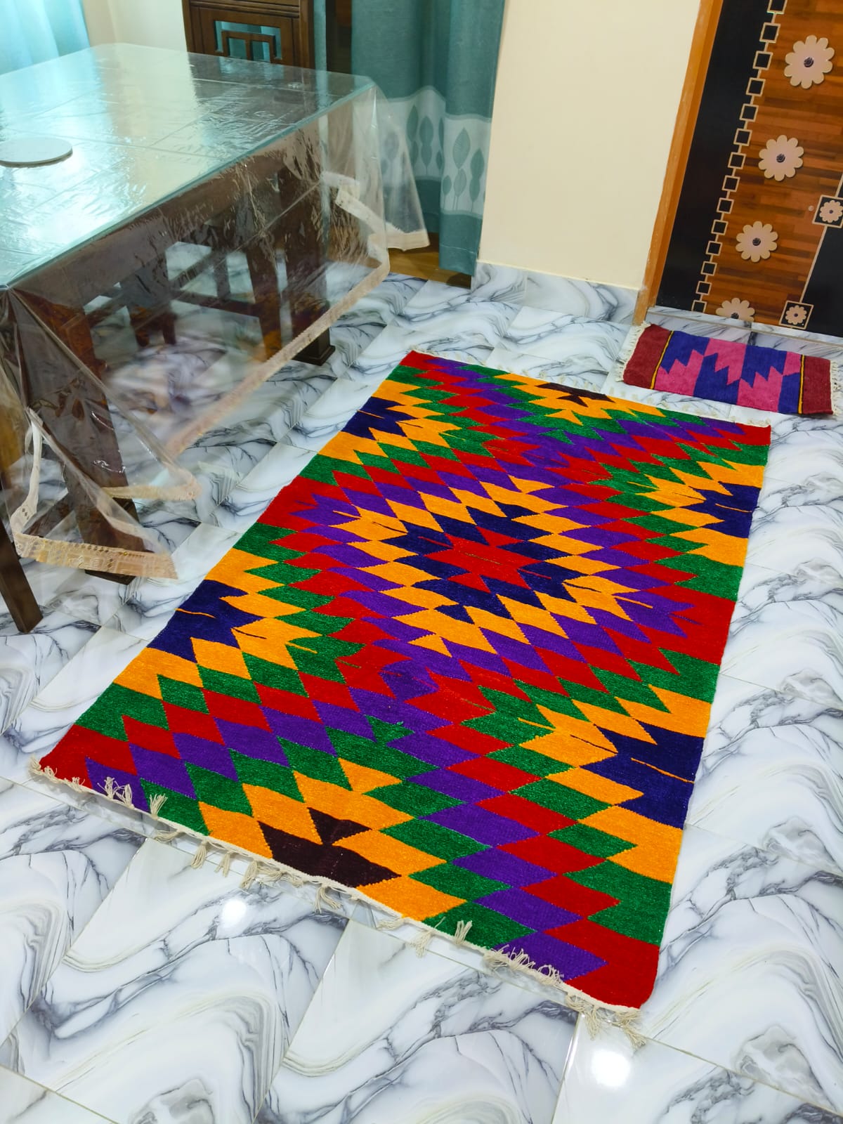 হ্যান্ডমেড শতরঞ্জি!