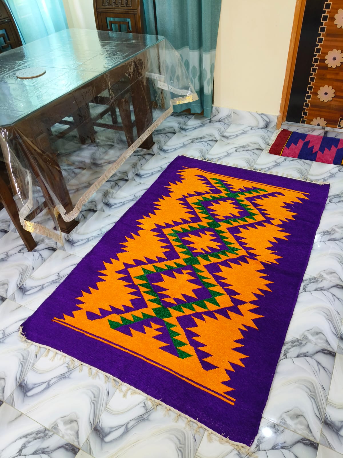 হ্যান্ডমেড শতরঞ্জি!