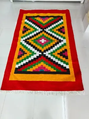 হ্যান্ডমেড শতরঞ্জি!