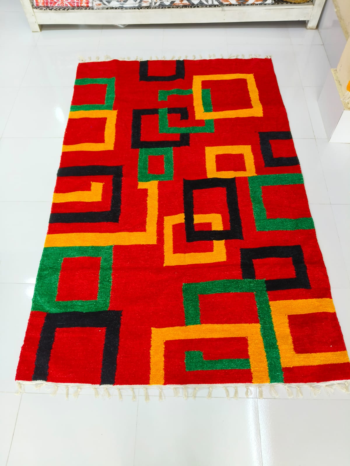 হ্যান্ডমেড শতরঞ্জি!