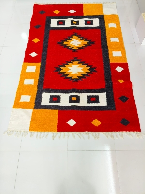 হ্যান্ডমেড শতরঞ্জি!