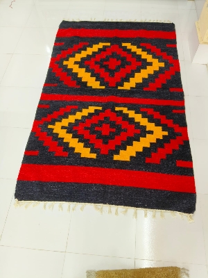 হ্যান্ডমেড শতরঞ্জি!