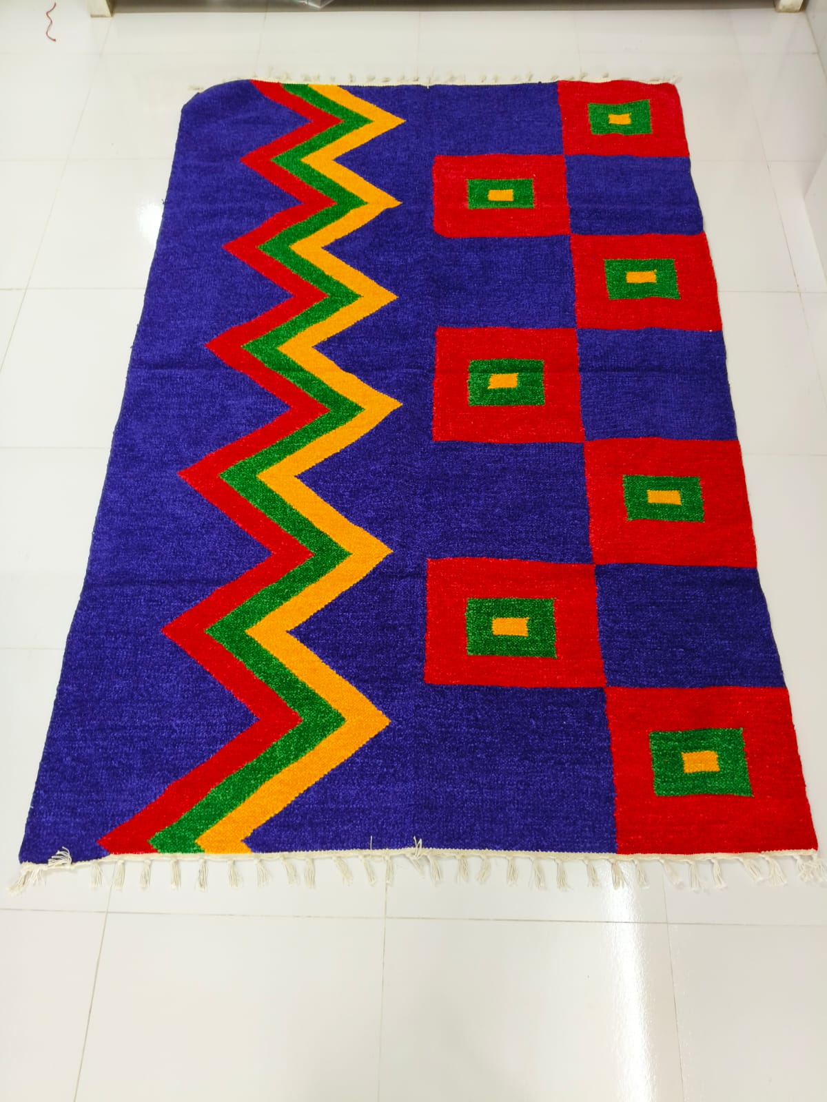 হ্যান্ডমেড শতরঞ্জি!